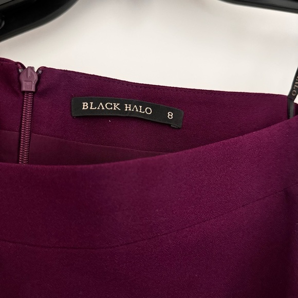Black Halo Varla off-shoulder sheath knee-length dress, plum, size 8 - Picture 3 of 3